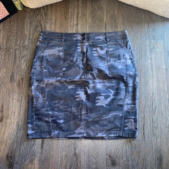 NWT Loft size 18 camo skirt - Picture 1 of 9